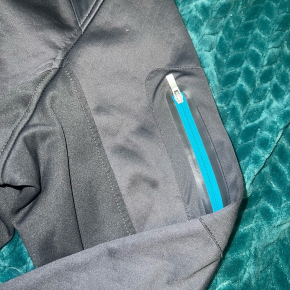 Ariat Women's Jacket Casual Cold Series Stretch with Fleece Insets - Picture 3 of 4